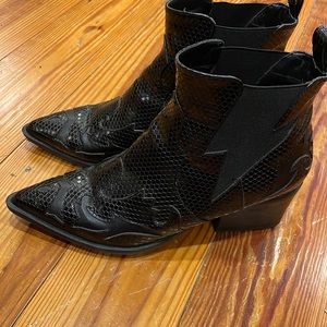 BLACK WESTERN PULL ON BOOTIE